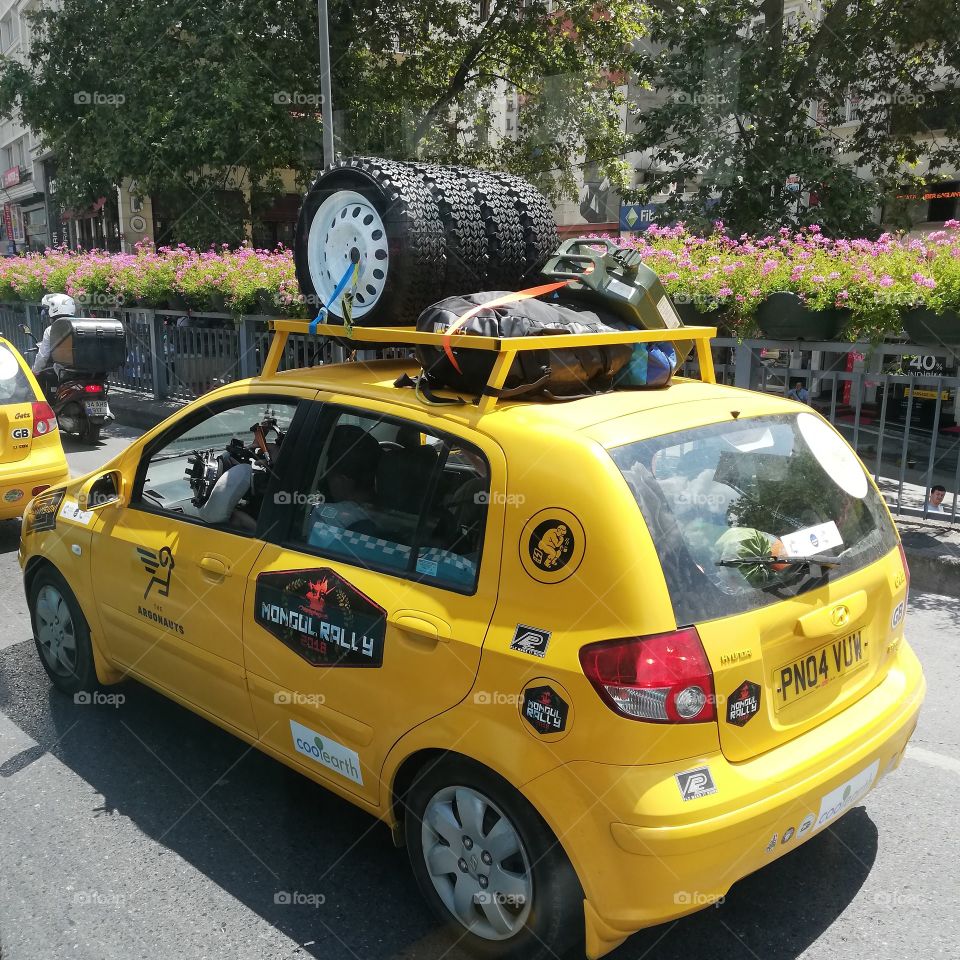 İstanbul Mongol Rally.
Yellow car
Travel istanbul