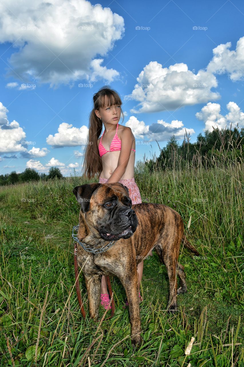 girl and the bullmastiff
