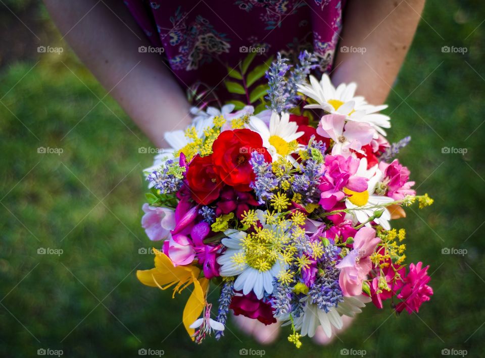 I went out to ride my bike and ended up carrying home all the fresh spring flowers I found along the way <3