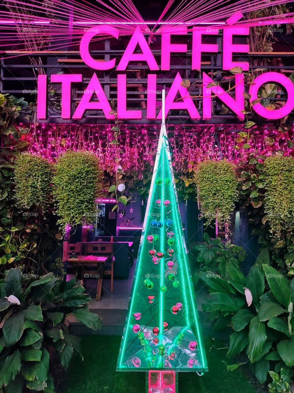 Christmas at my favourite café 💚