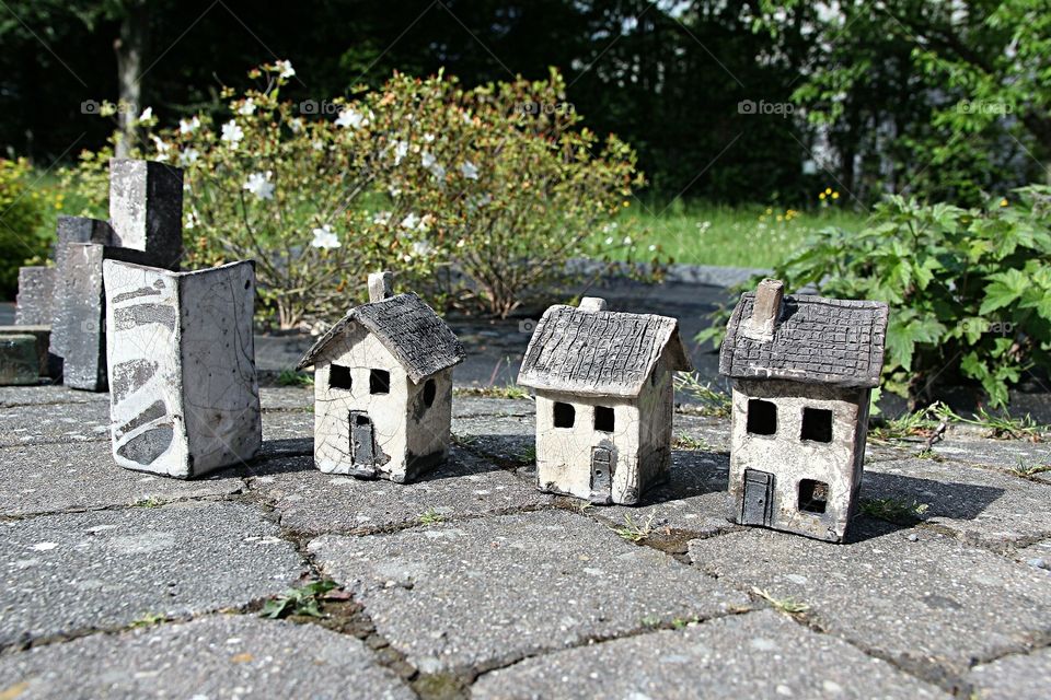 Raku miniature house