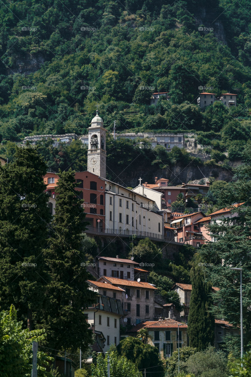 Lago Como no norte da Itália é um lugar lindo para se conhecer na Europa, com paisagens incríveis!