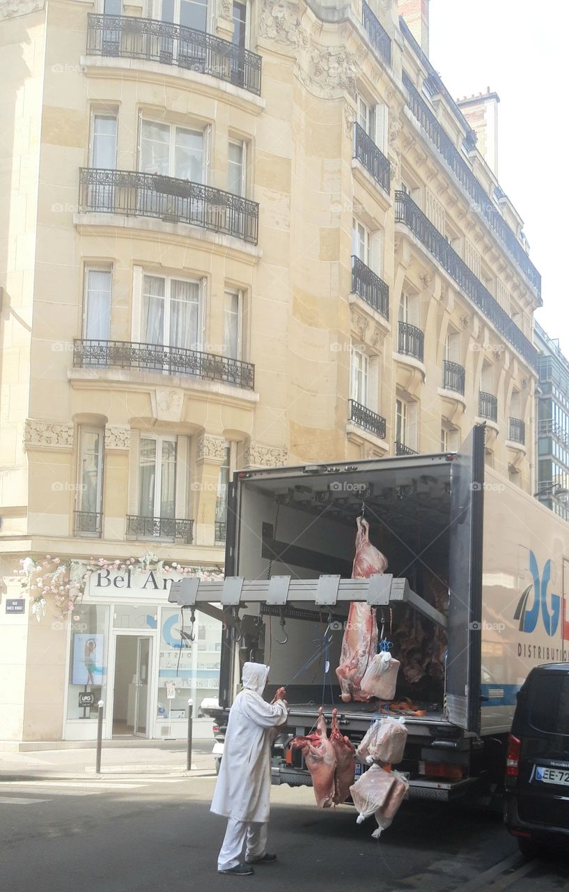 Life starts again in Paris