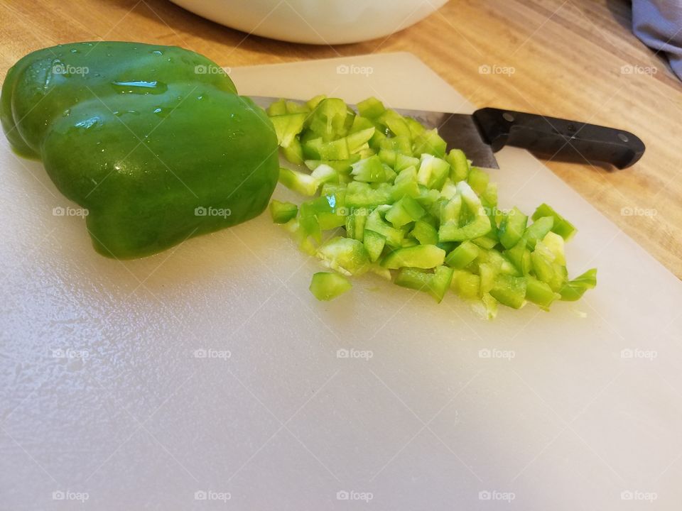 chopping bell pepper