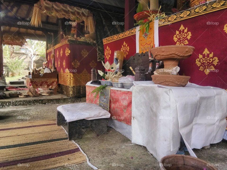 Hindu priest prayer equipment