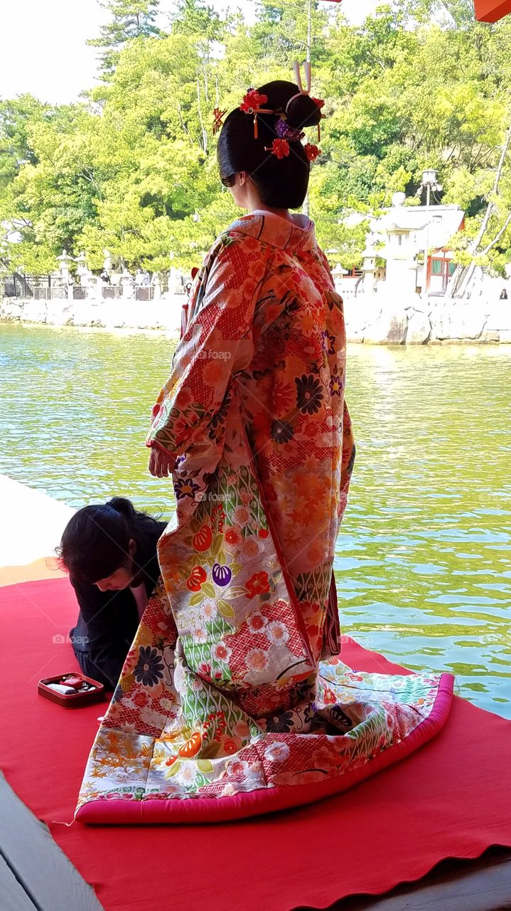 Dressing up the Japanese bride