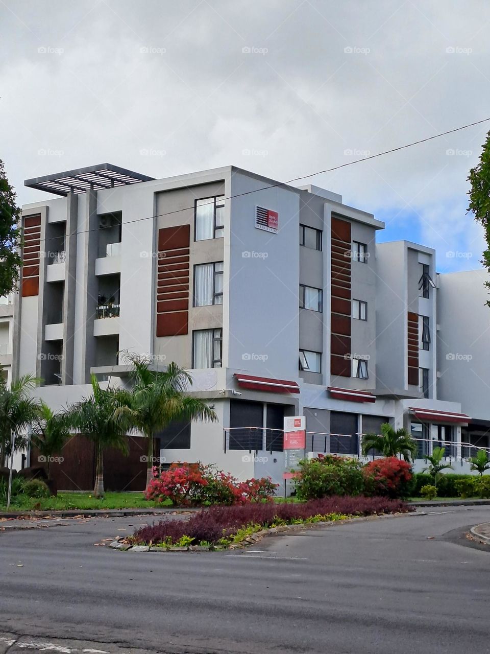 Building style architecture_clean environment