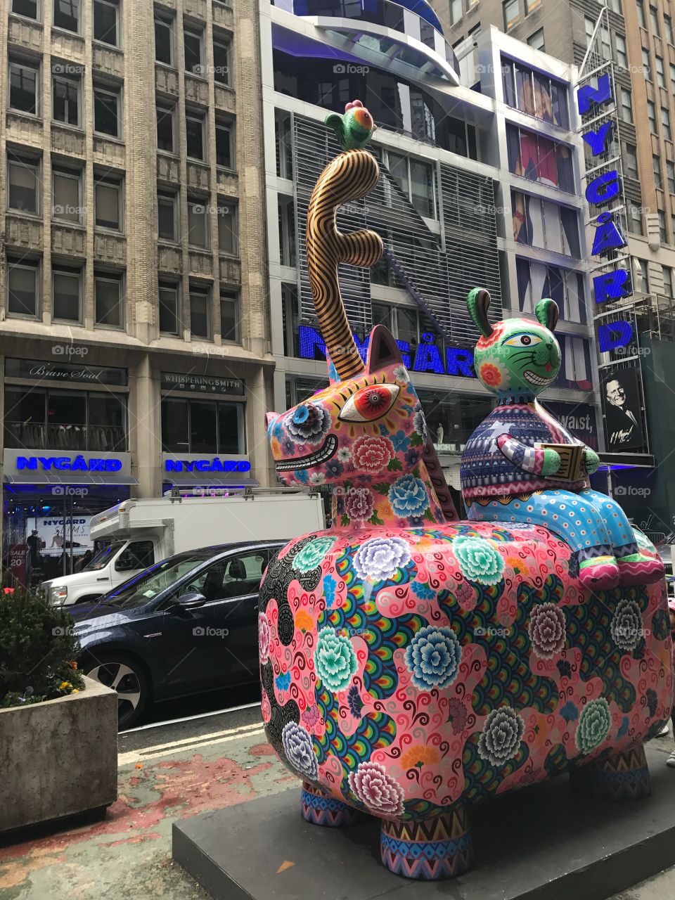 Funny sculptures on Broadway 
