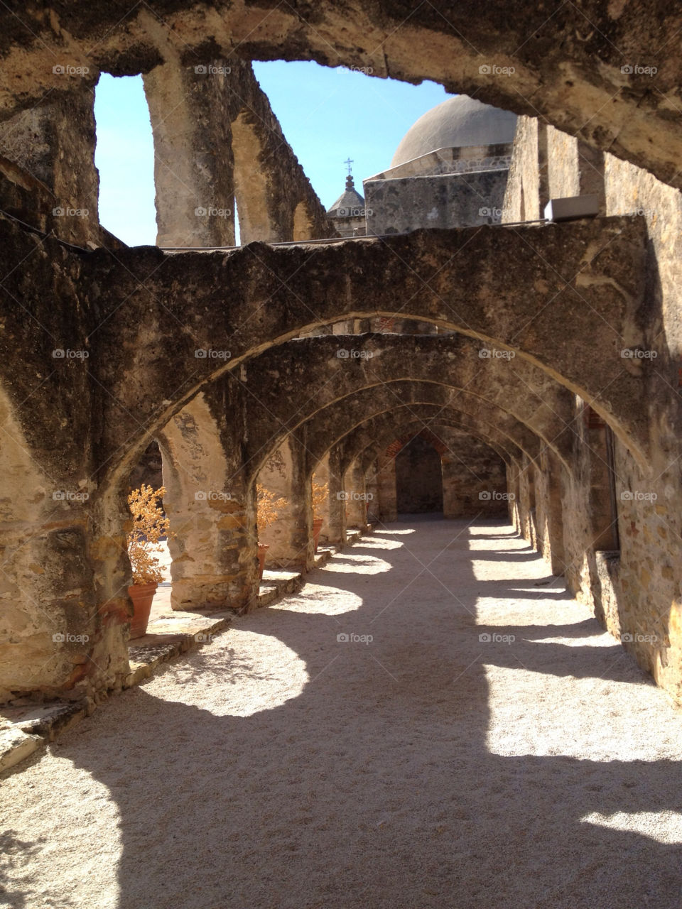 Shadows and light of the Mission