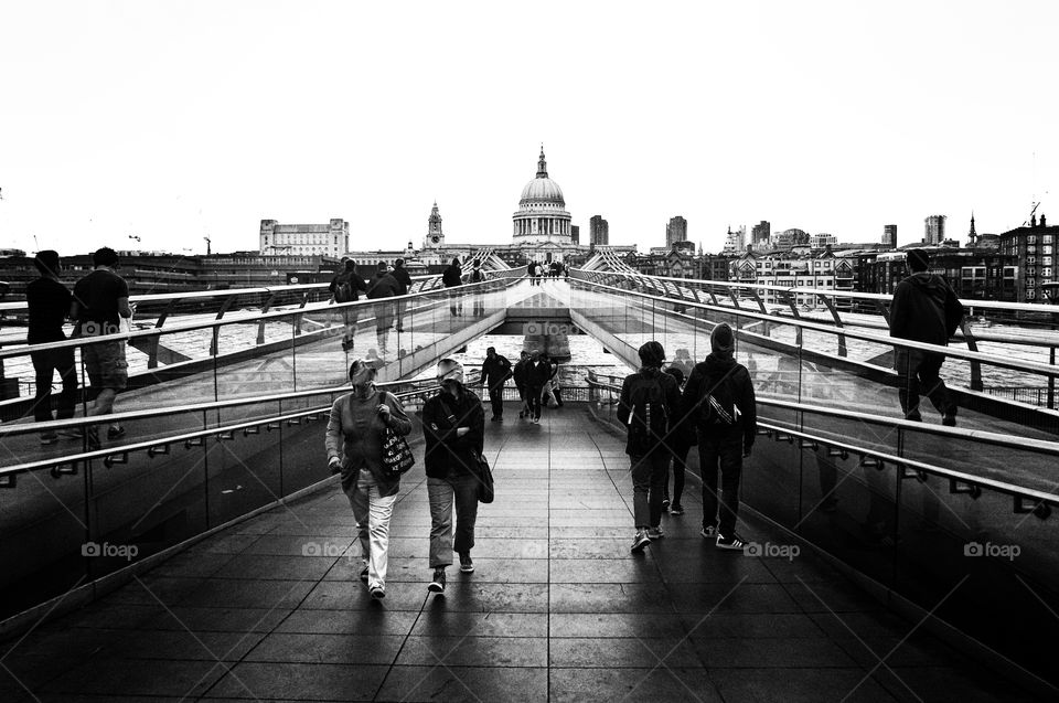 St Paul Cathedral view from the millennium bridge