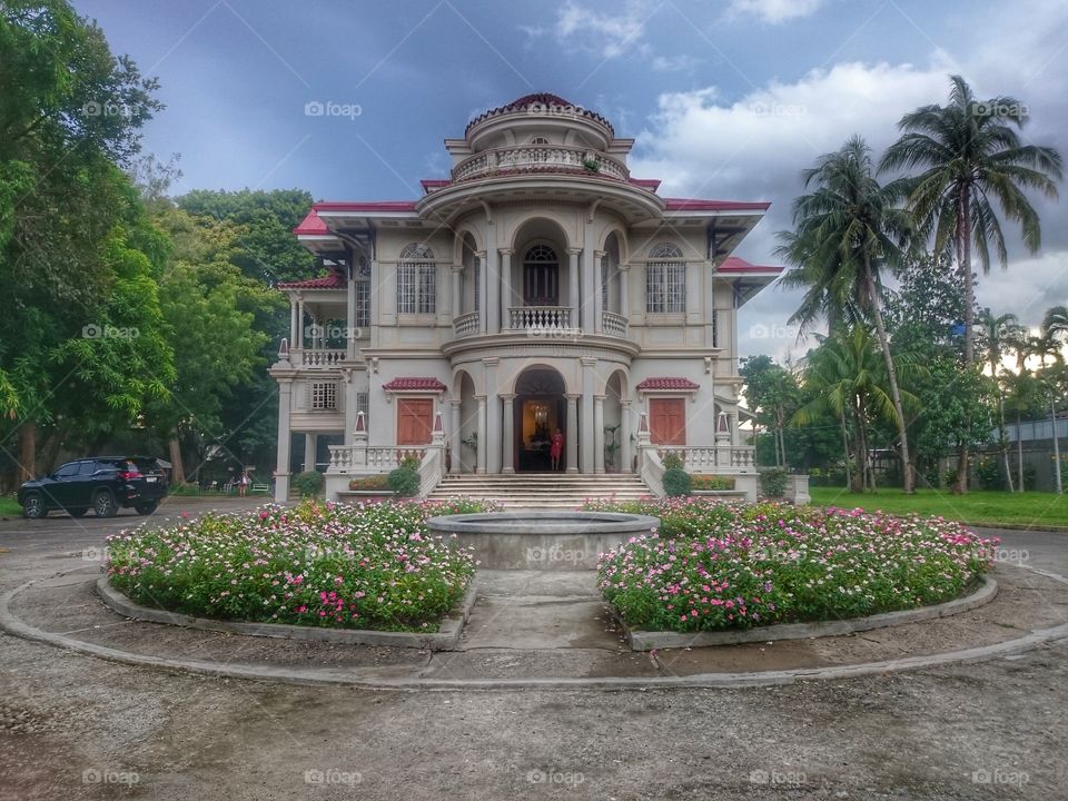 Molo Mansion