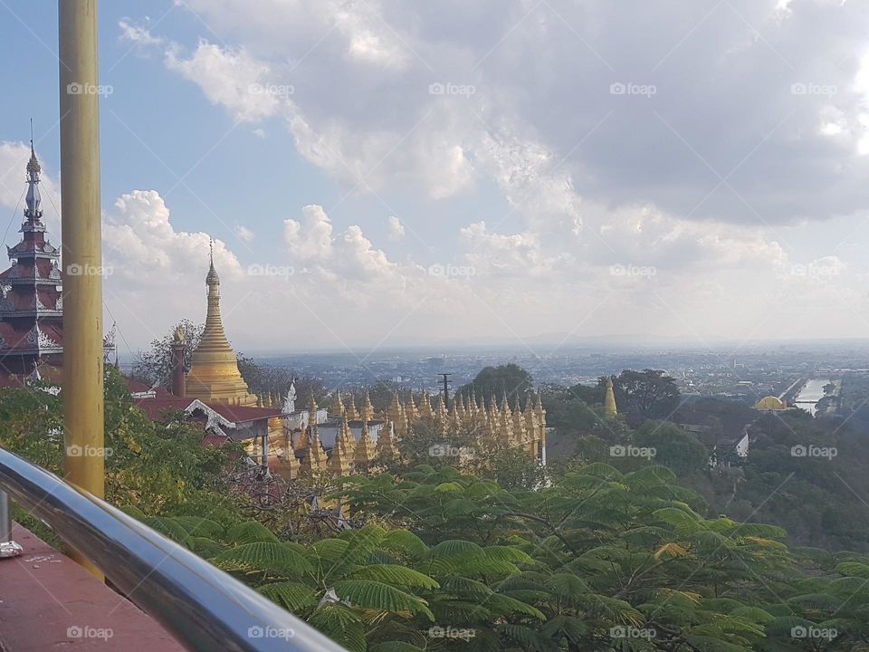 Making merit in Mandalay City