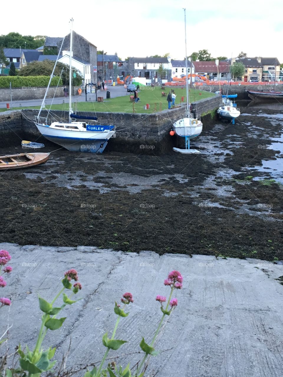 Low tide in galway pier
