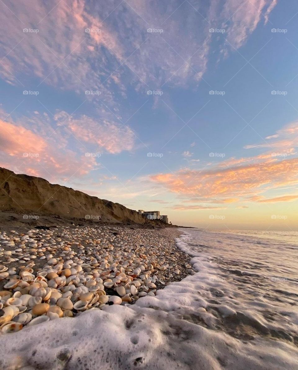 Picture of the sea and land with the side