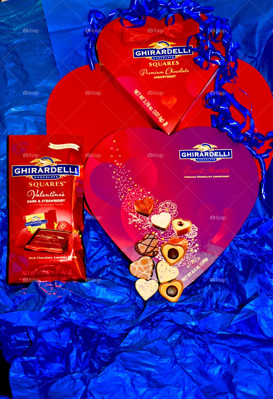 GHIRARDELLI CHOCOLATES LOVE WINS
