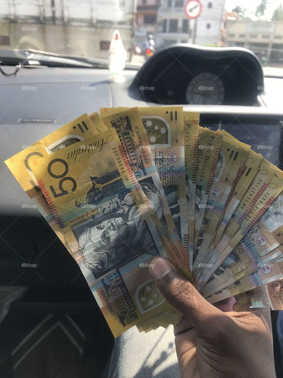 Change some moneys for AUS dollar 💵