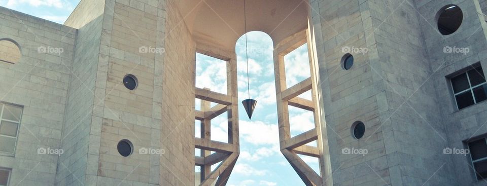 tel aviv pendulum by juliar