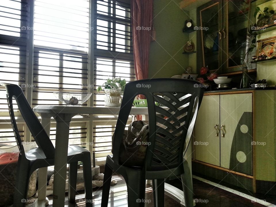 dining table. ready to brake fast