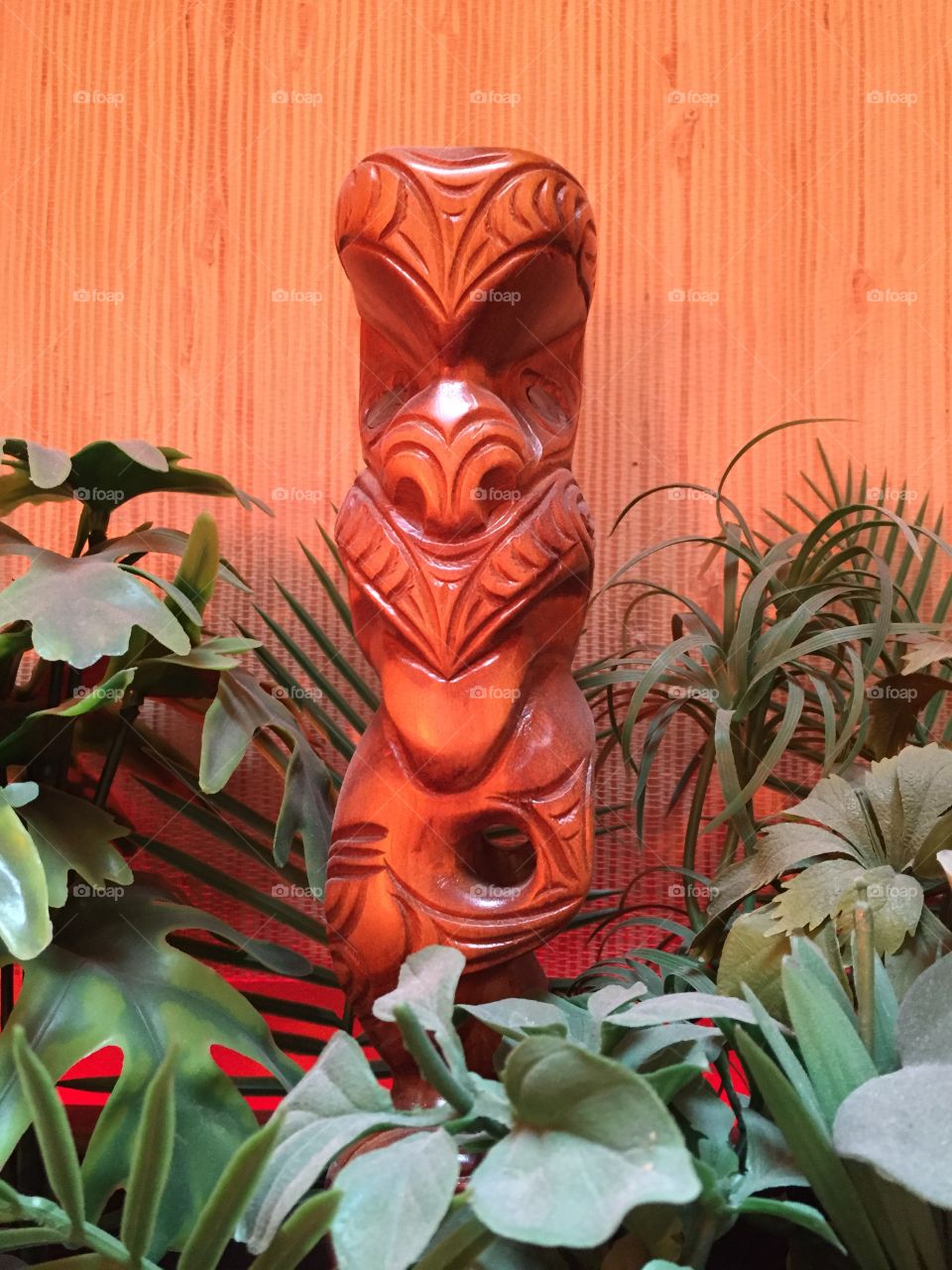 Maori tiki statue carving 