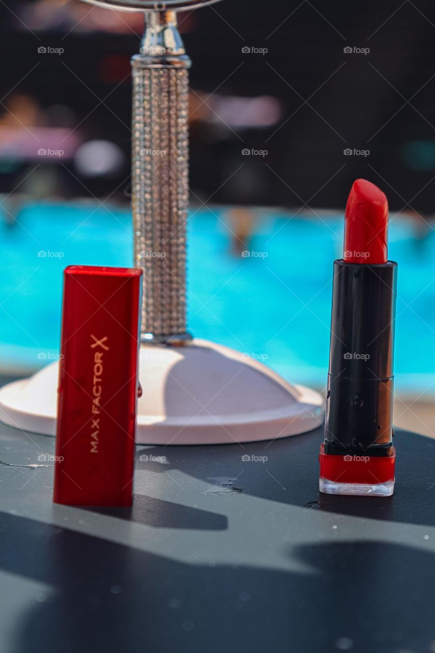 Maxfactor red lipstick