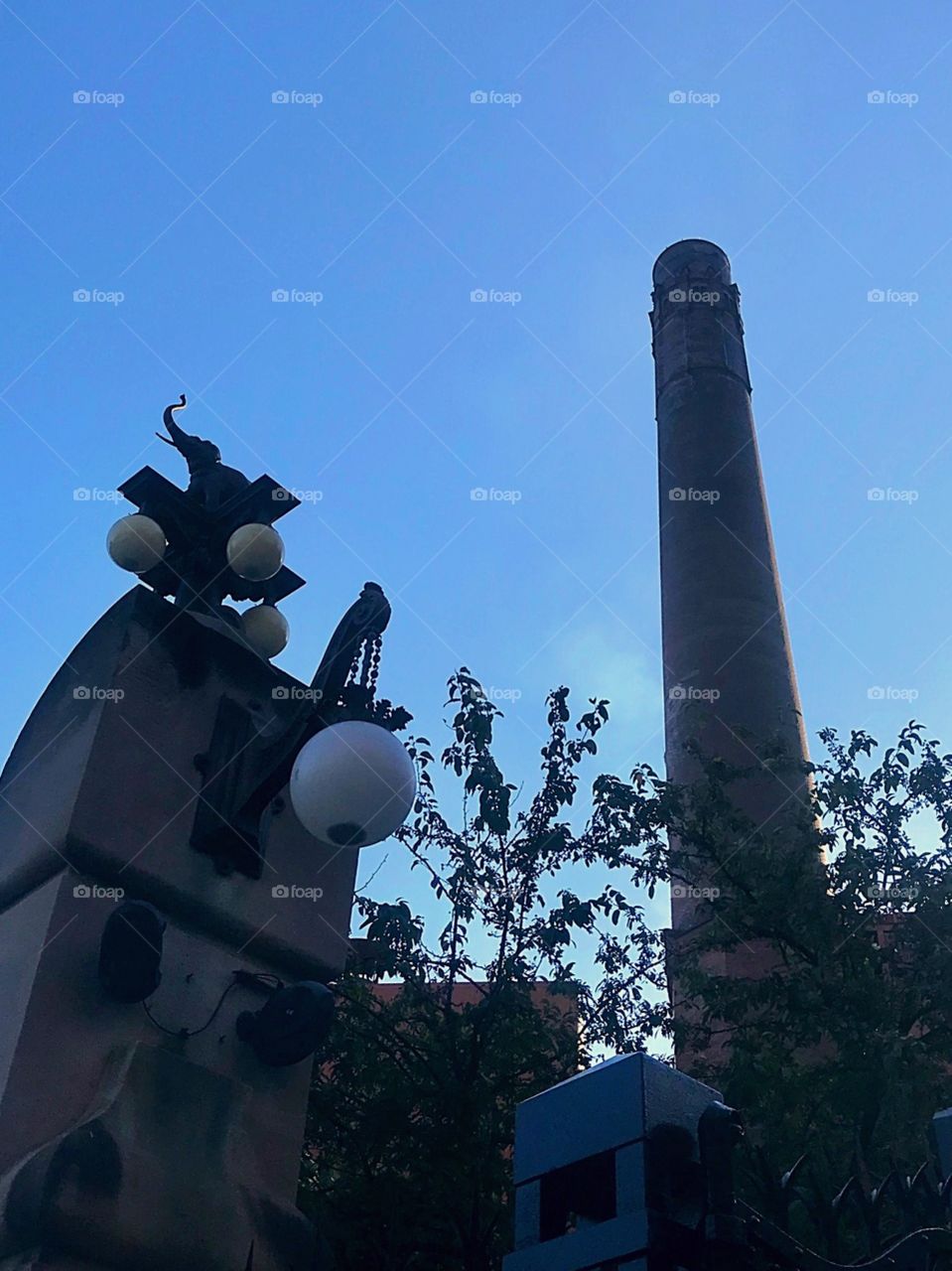 Stack and sculpture at the Anheuser-Busch Brewery