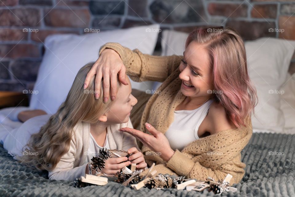 mom and daughter