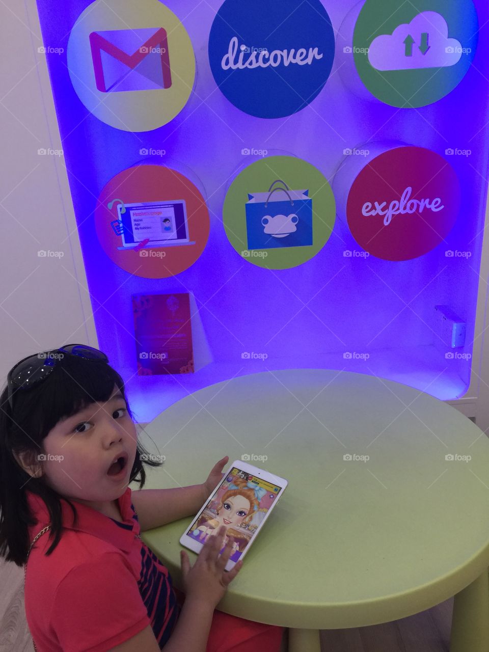 kid using technology