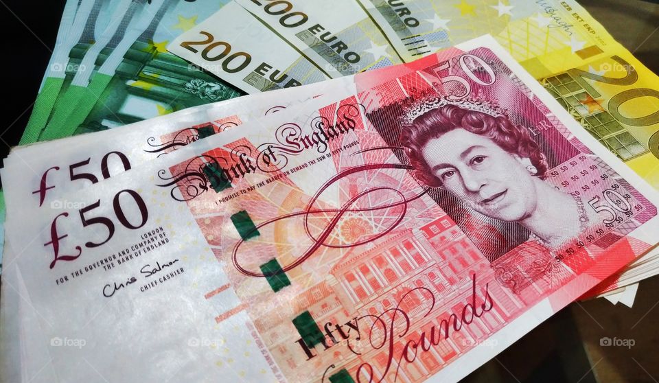 Euro and pounds sterling notes