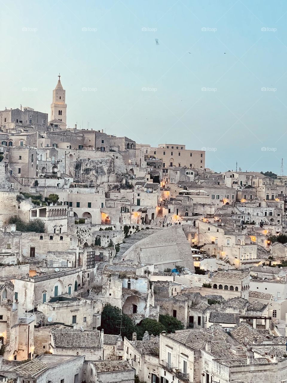Matera bajo mi lente en un atrdecer. Pueblo italiano en todos sus rincones que deja el alma encantada. MATERA, PUGLIA, IT.
