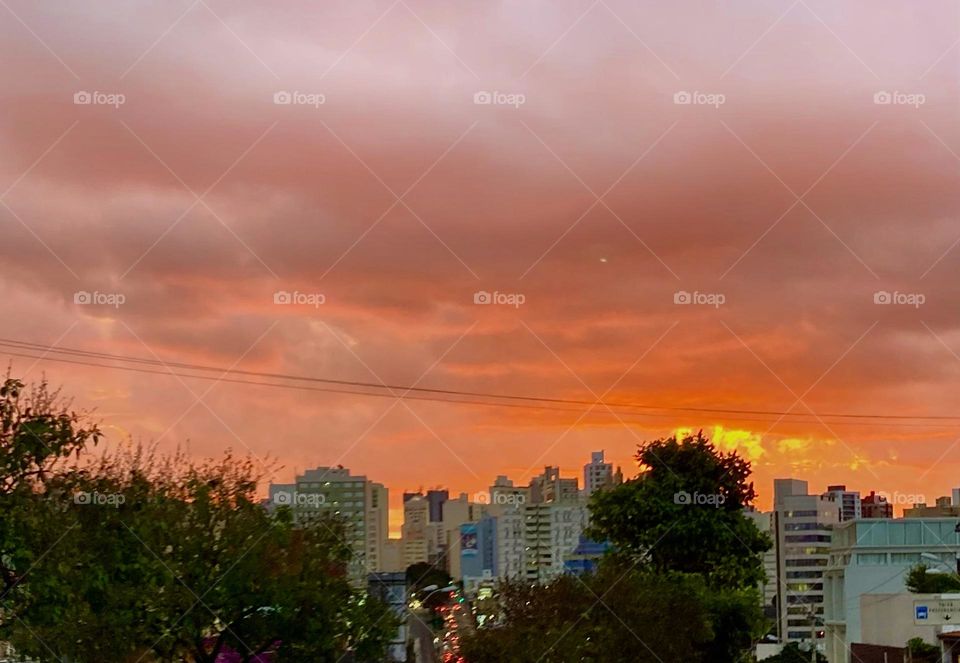 🌄🇺🇸 An extremely beautiful sunset in Campinas, interior of Brazil. Cheer the nature! / 🇧🇷 Um entardecer extremamente bonito em Campinas, interior do Brasil. Viva a natureza! 