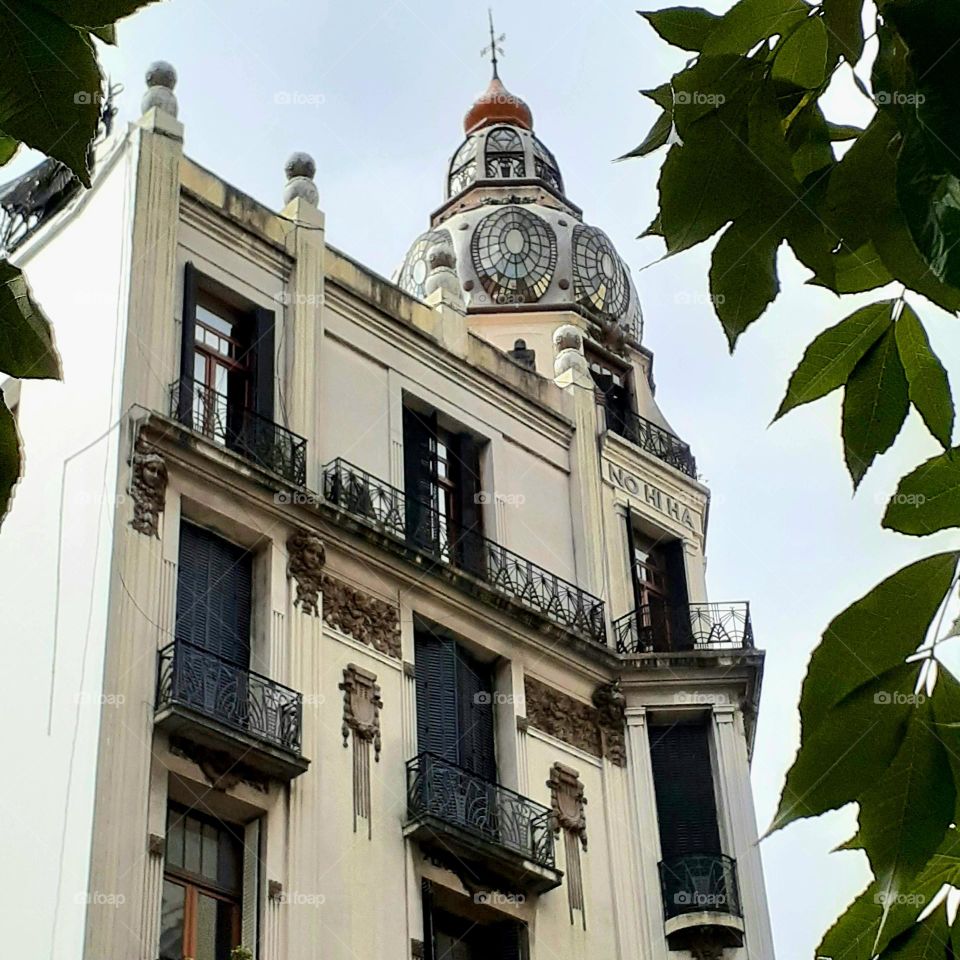 Edificio estilo Gaudi