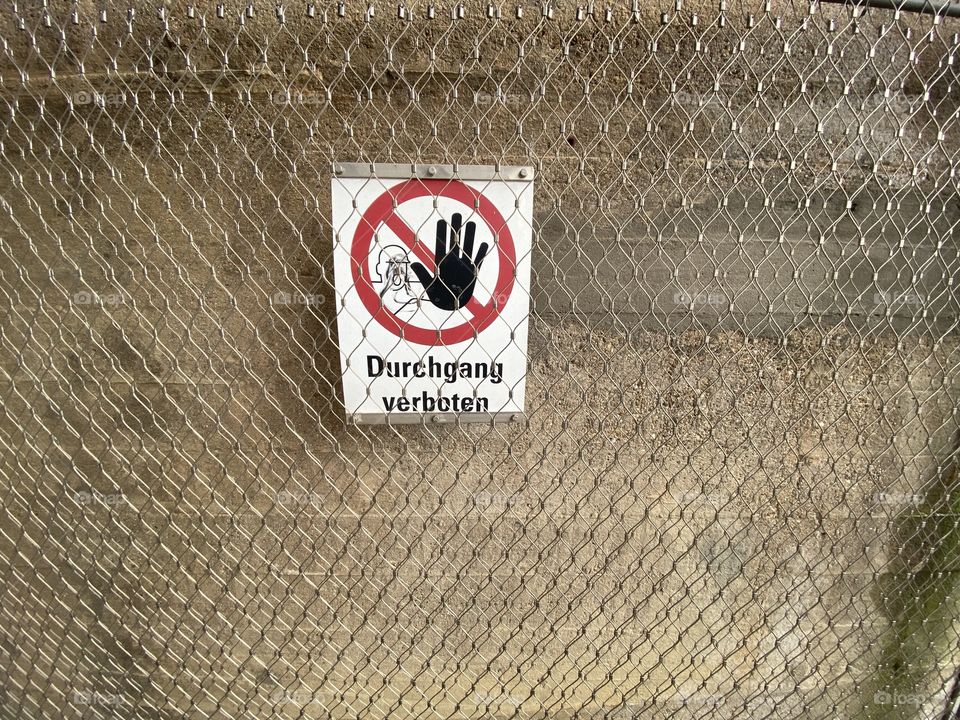 no trespassing