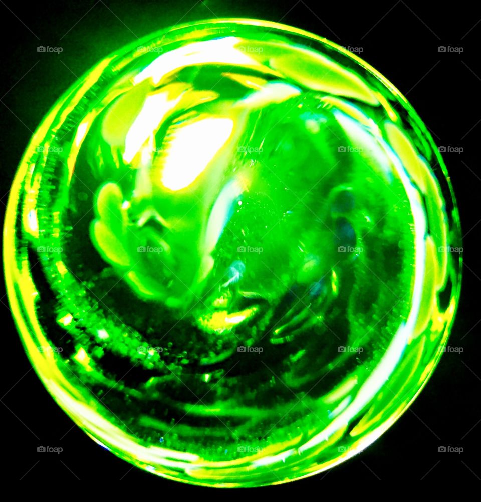 Green illuminated glass 