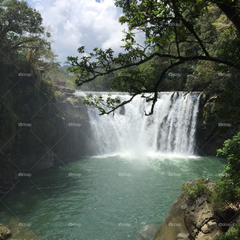 Shifen waterfall, Taiwan. The largest waterfall in Taiwan 