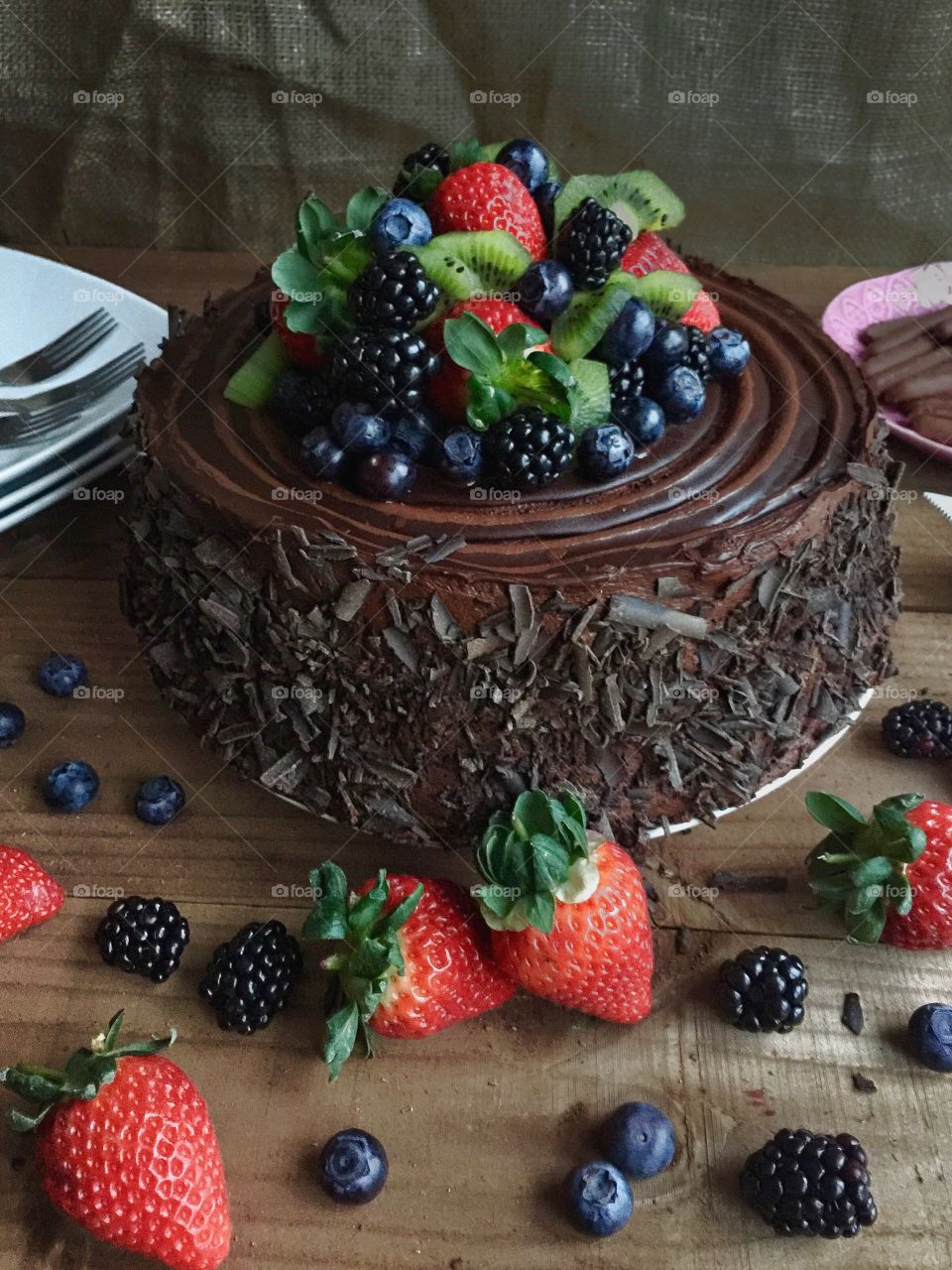 Berries and cake 