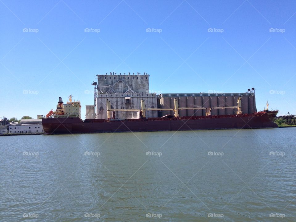 Ships in Milwaukee Harbor