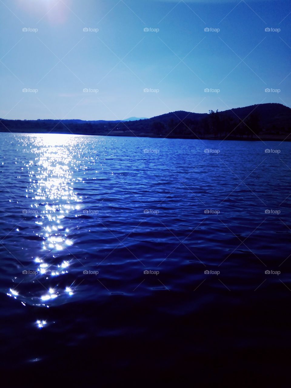 Beautiful reflection in lake 🌅
