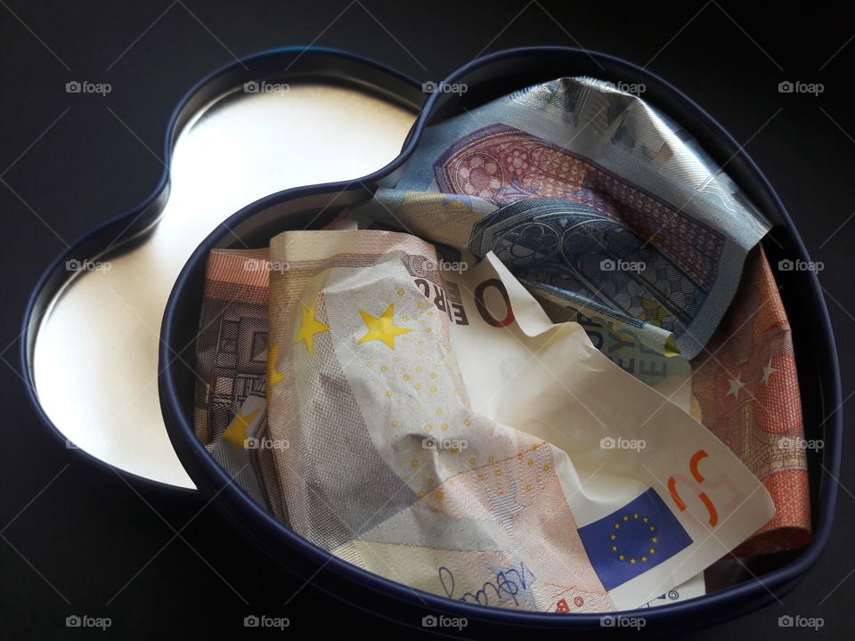 "All money does with an empty heart is allow you to be miserable in style " ( Stefan Molyneux)