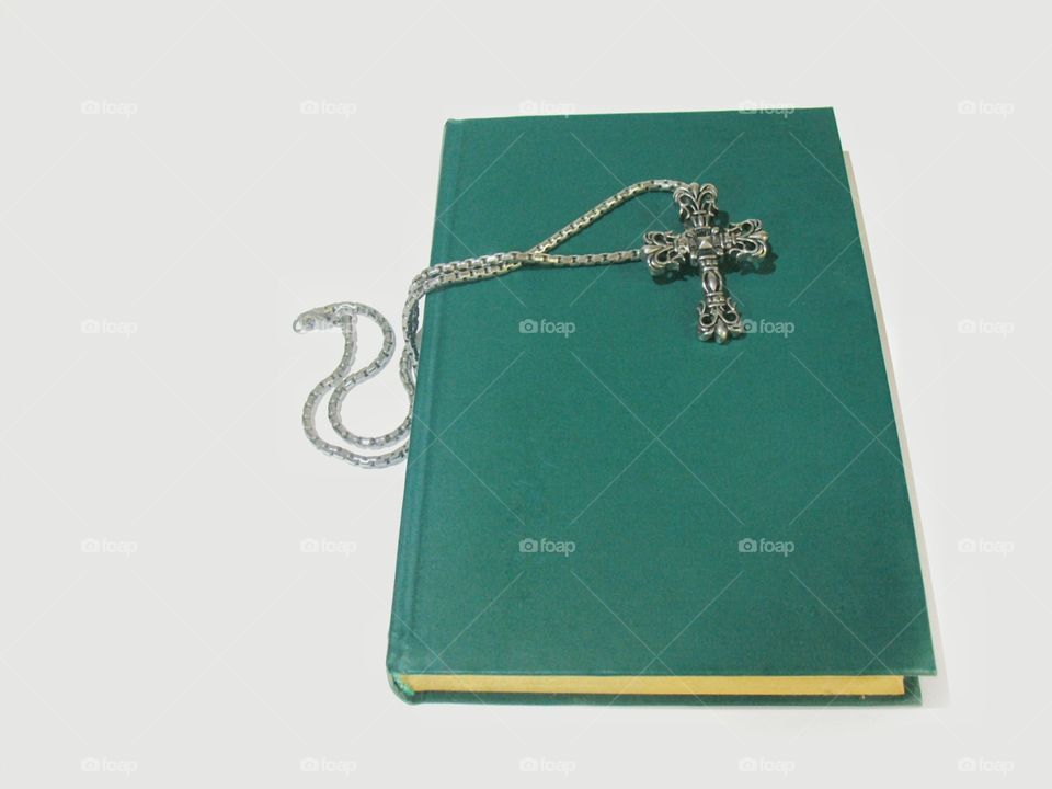 book bible cross christianity faith книга библия крест христианство вера