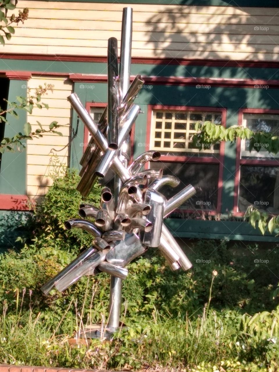 metal art in someone's yard, Arkansas, abstract and beautiful piece!!!