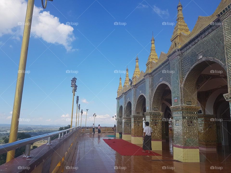 Making merit in Mandalay