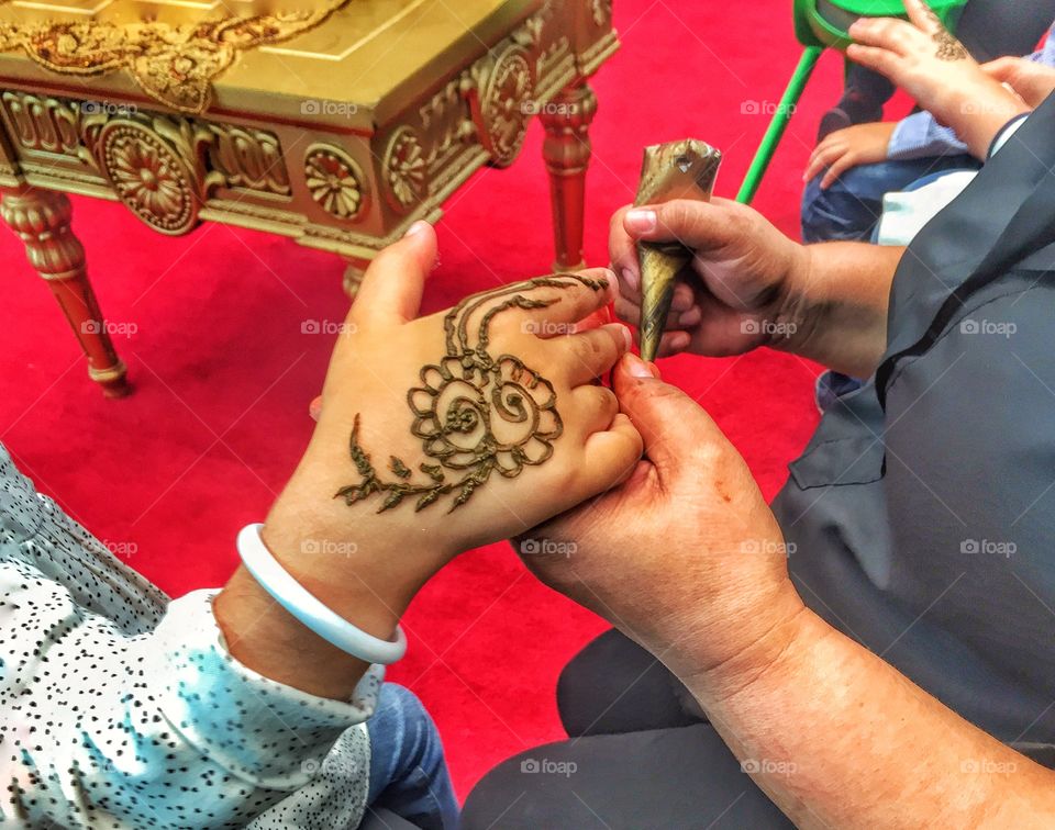 Henna painting