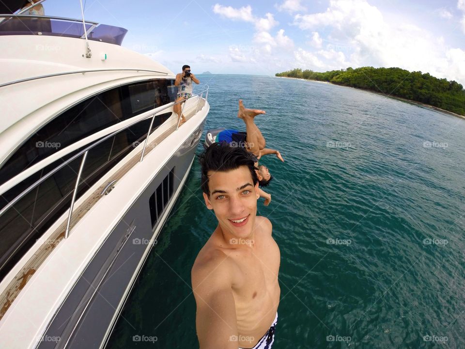 But first... . Let me take a selfie while jumping to the water! 