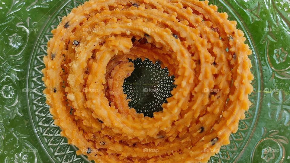 The Circle of Snacks, murukku, a snack usually made of rice or urad dal flour, formed into a twisty shape, Indian snacks