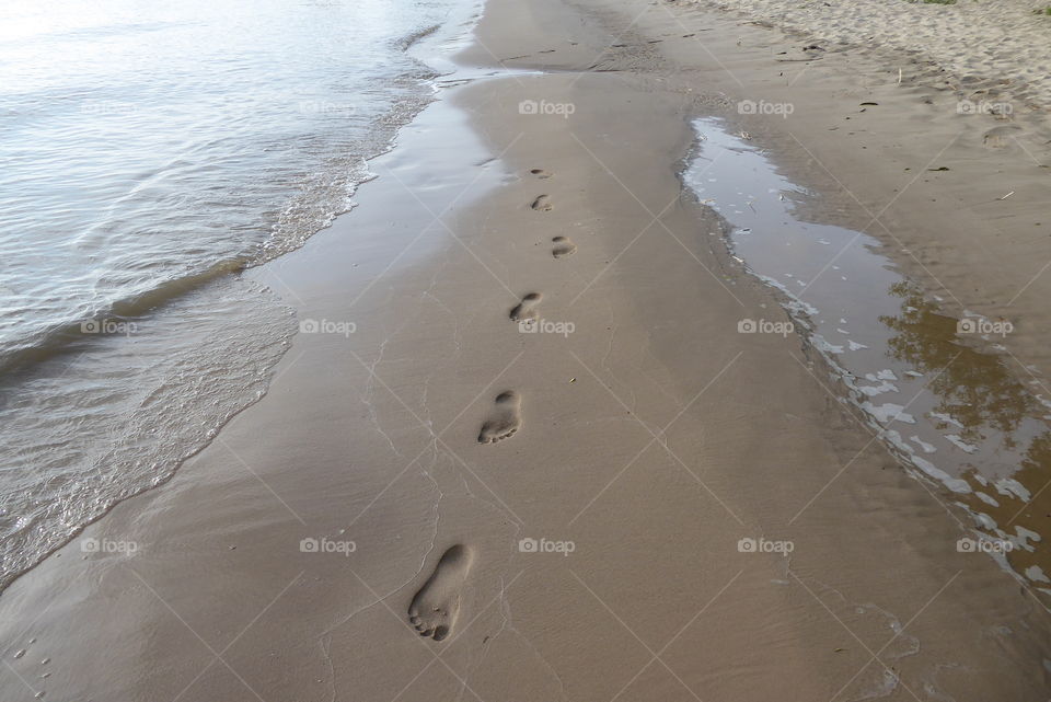 Footprints in the sand 