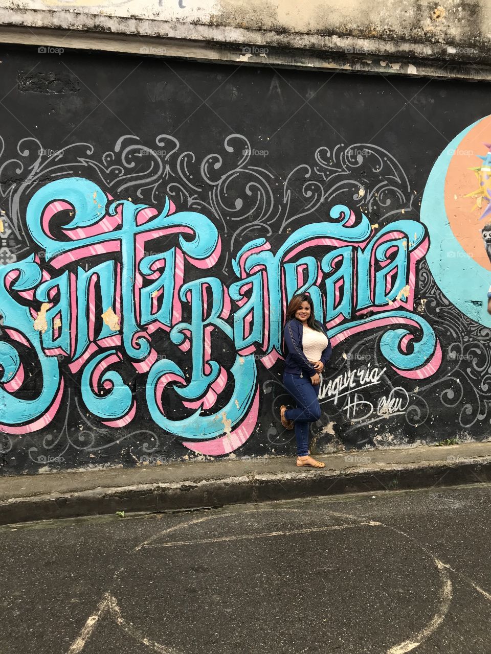 Muros pintados en las calle Santa Bárbara zona colonial #repdom🇩🇴