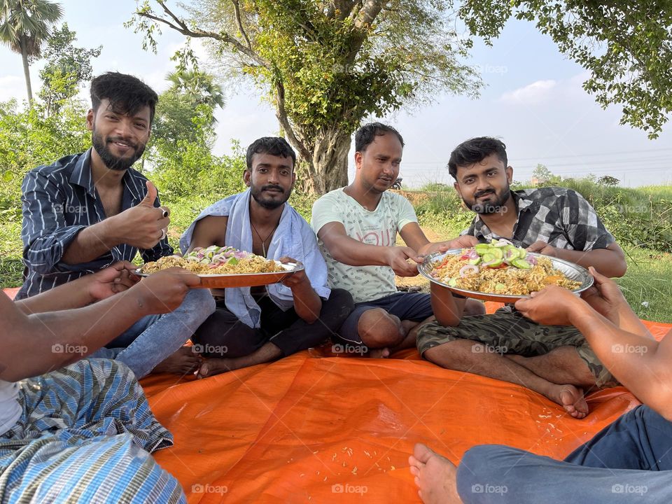 Picnic with friends 
