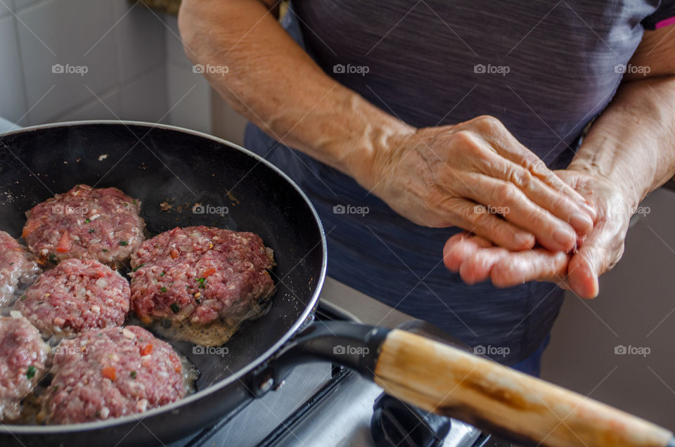 preparation of the meat dumpling.