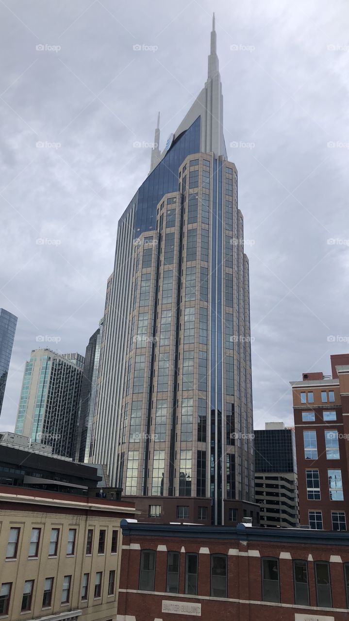 Looking up to Nashville’s iconic Batman building 