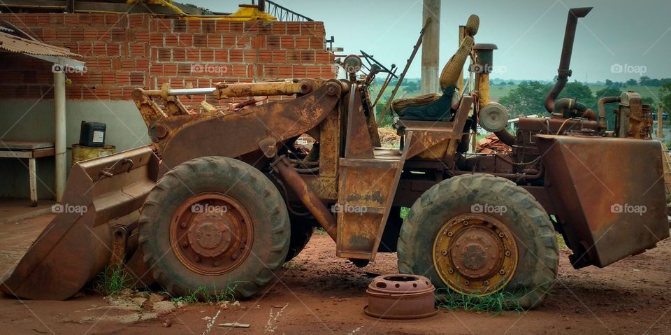 Trator - Pá Carregadeira.